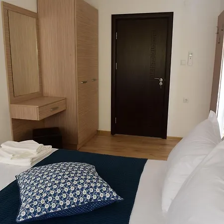 Active Hotel *